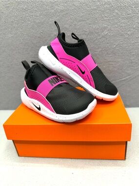 Nike Flex Runner  Girls Toddler Sneakers Size 9 Fuchsia Black Slip On Sneakers